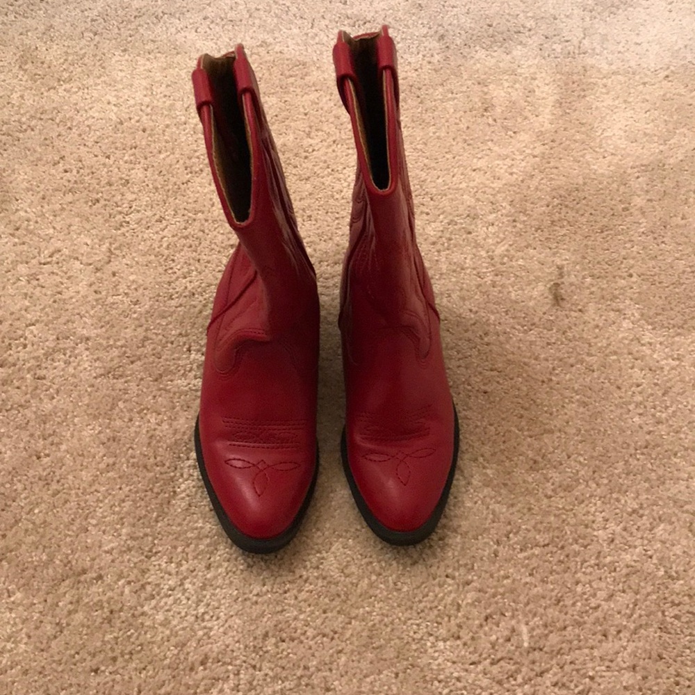 Red cowboy boots for girls!!